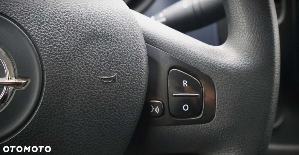 Opel Vivaro - 24