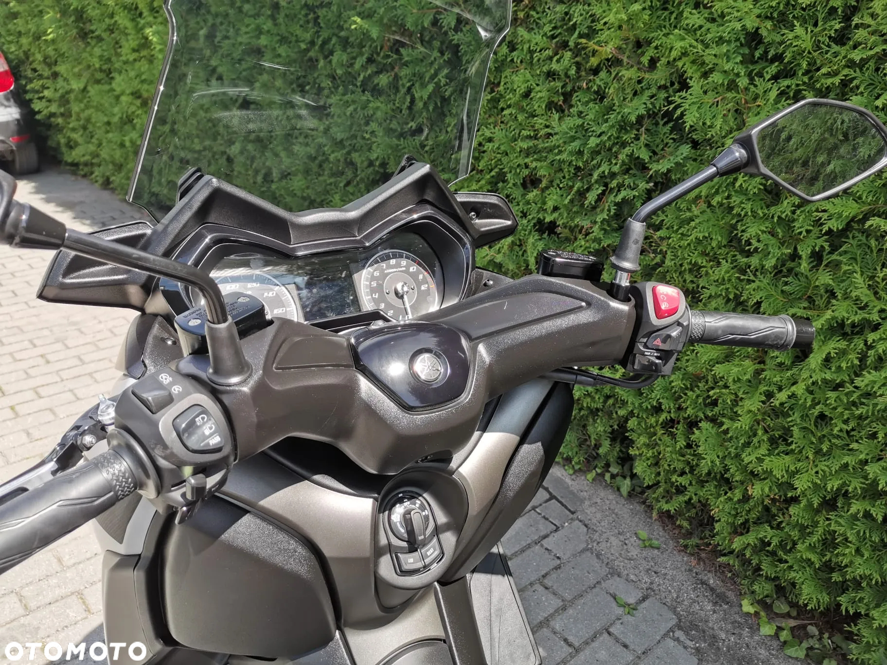 Yamaha X-max - 9