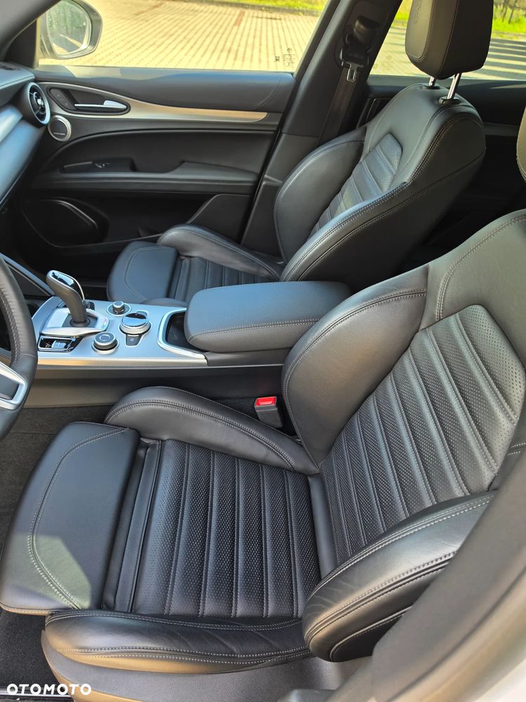 Alfa Romeo Stelvio 2.0 Turbo Veloce Q4 - 11