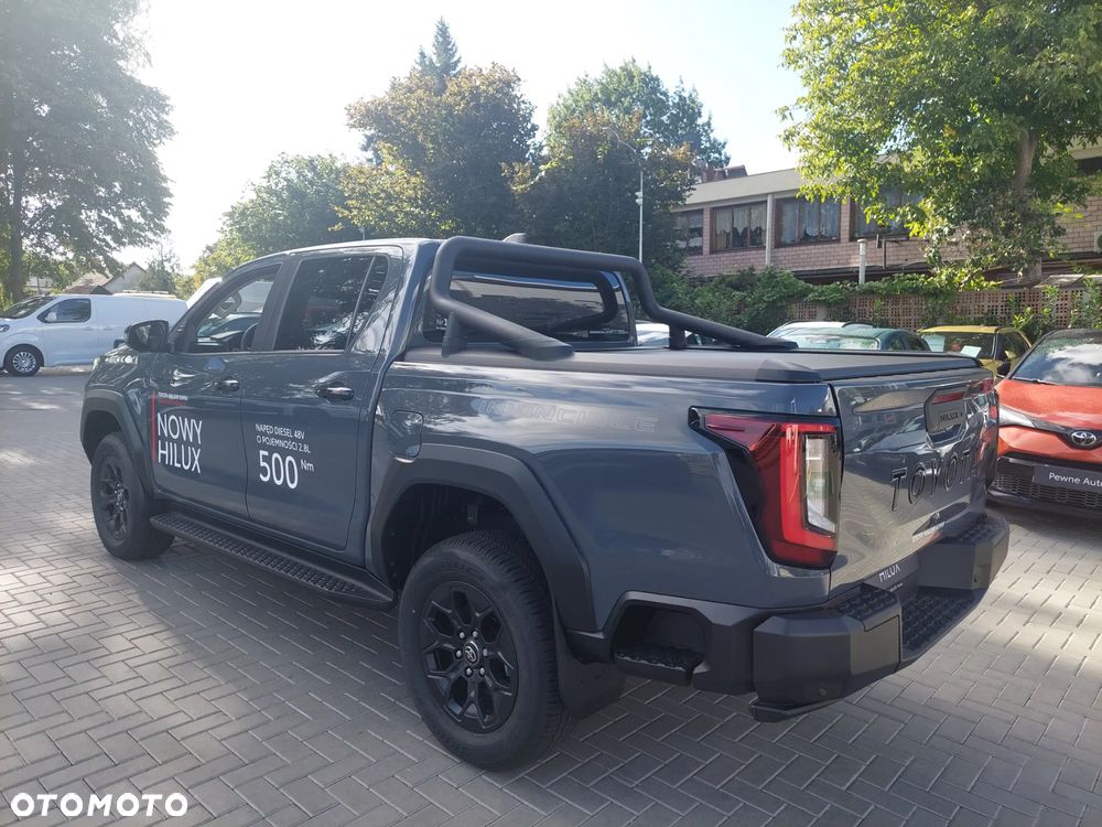 Toyota Hilux 2.8 D-4D mHEV Double Cab Invincible 4x4 - 12