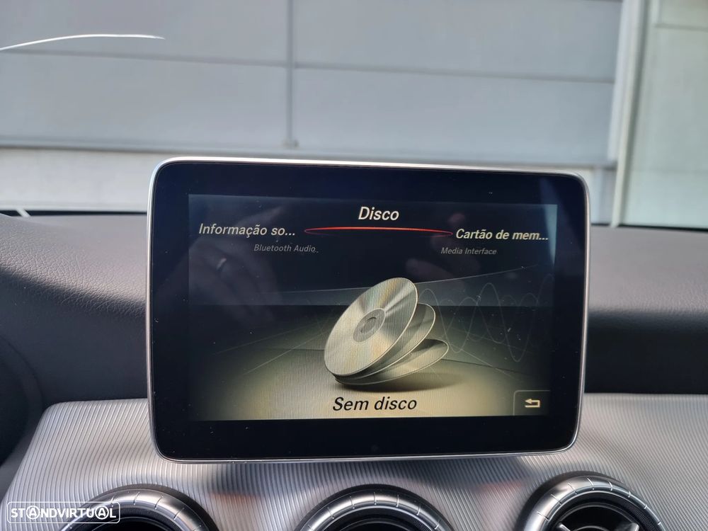 Mercedes-Benz CLA 180 d Shooting Brake Urban - 14