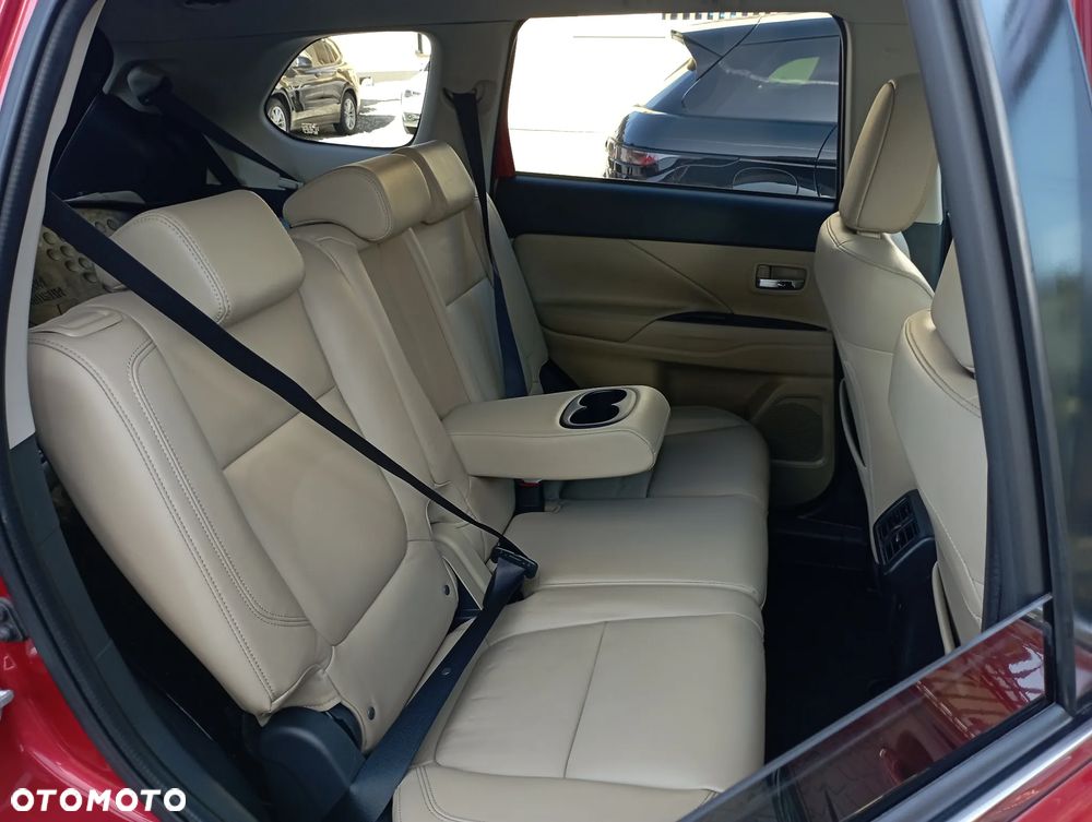 Mitsubishi Outlander 2.0 Intense + Navi 4WD CVT - 11