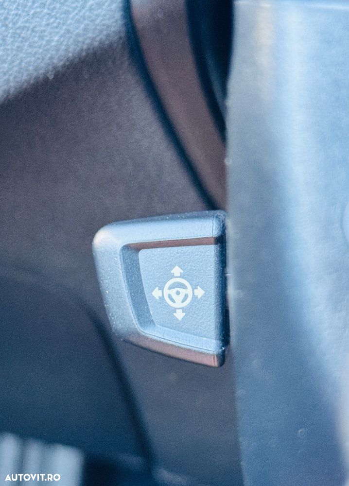 BMW Seria 5 530d xDrive Touring Aut. Luxury Line - 16