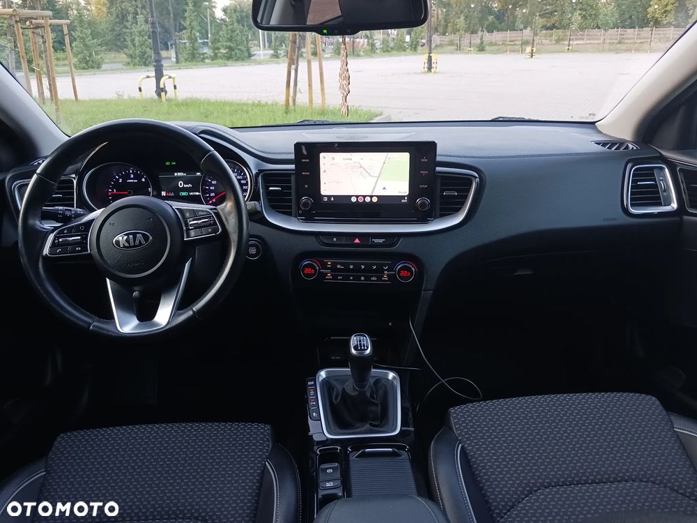 Kia Ceed 1.6 CRDi mHEV L Business Line - 11