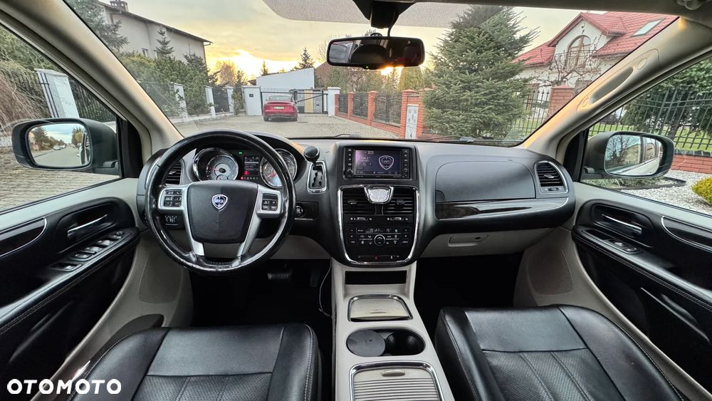 Lancia Voyager 2.8 Multijet 16v Platinum - 27