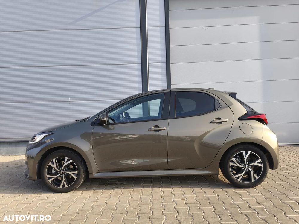 Toyota Yaris 1.5 VVT-i HSD Dynamic Bi-tone - 2