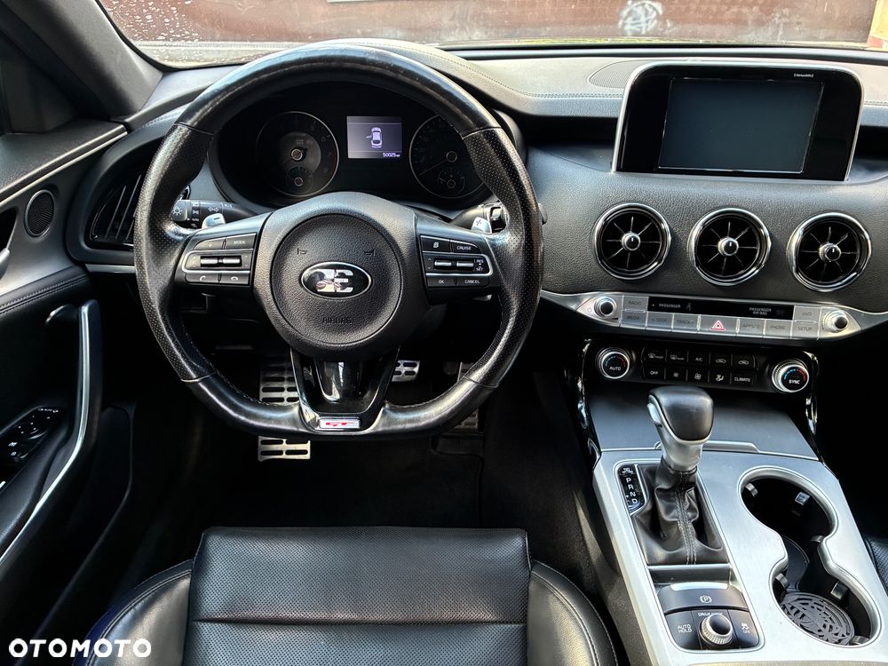 Kia Stinger - 10