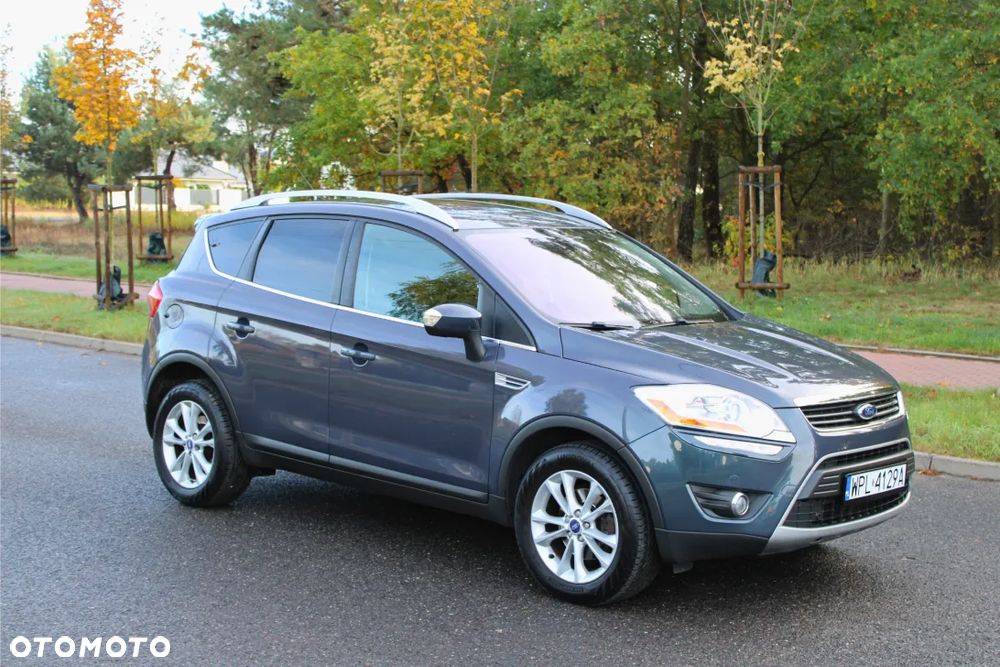 Ford Kuga 2.0 TDCi 2x4 Titanium - 4