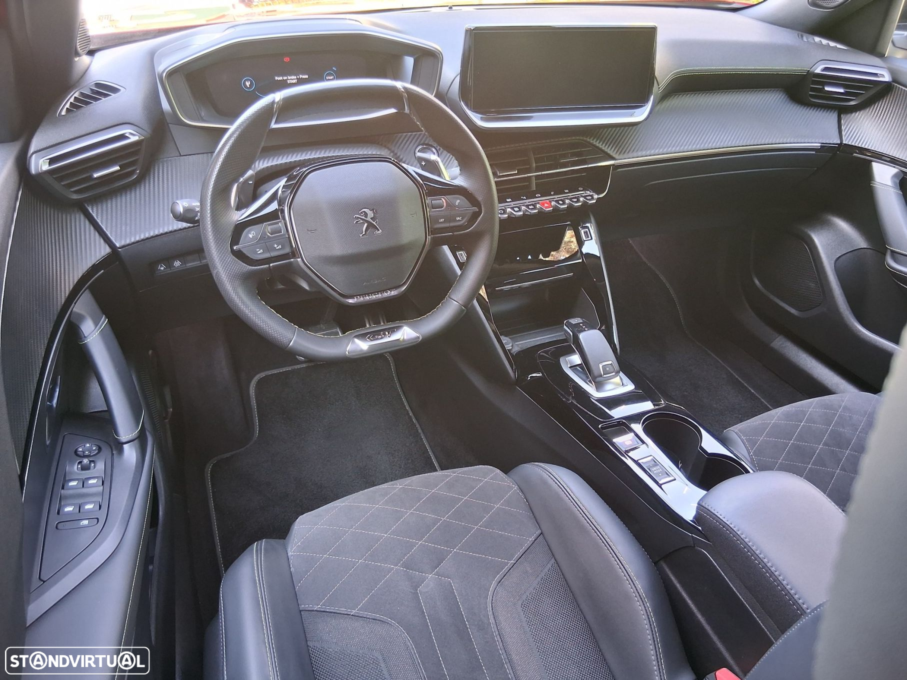 Peugeot 2008 1.2 PureTech GT Line EAT8 - 29