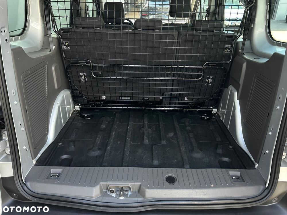 Ford Tourneo Connect - 10