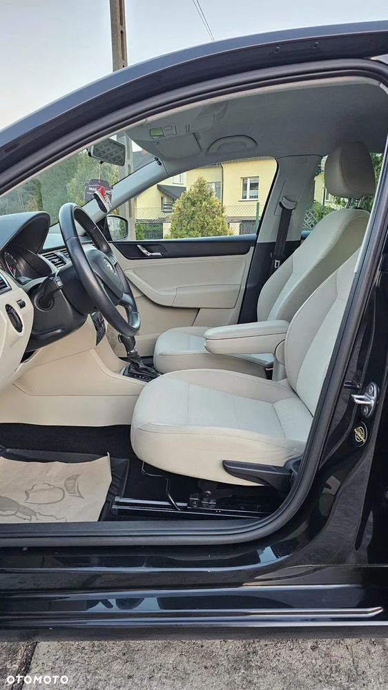 Skoda RAPID 1.4 TSI Active DSG - 18
