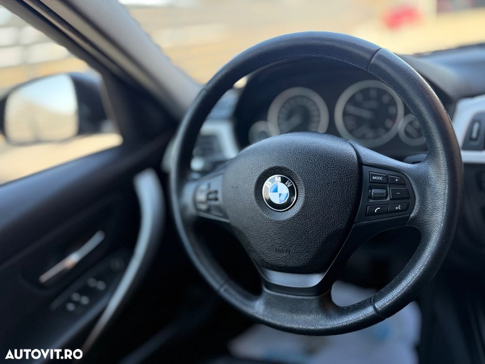 BMW Seria 3 318d - 11