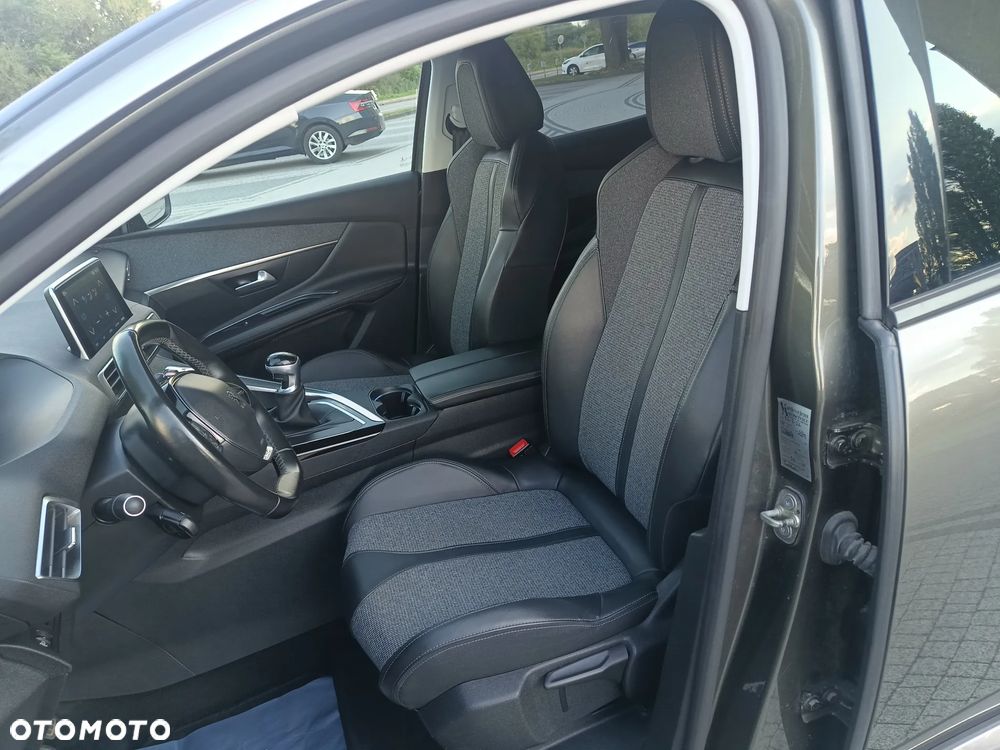 Peugeot 3008 1.5 BlueHDi Allure S&S - 18
