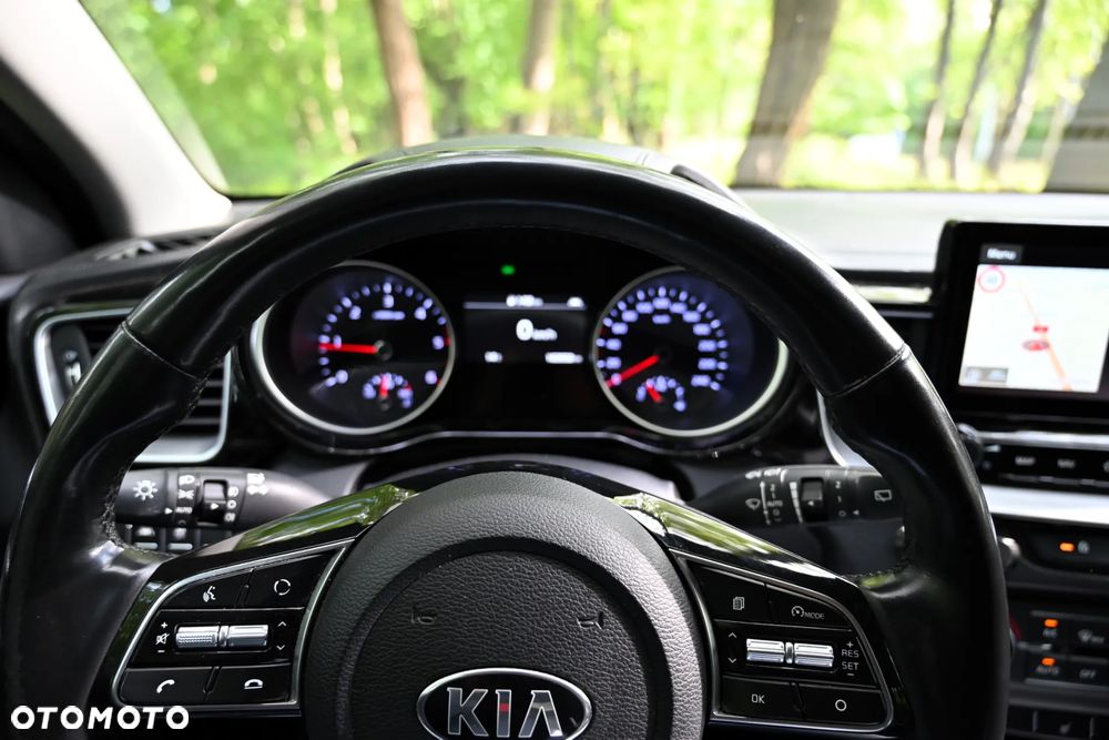 Kia XCeed - 30