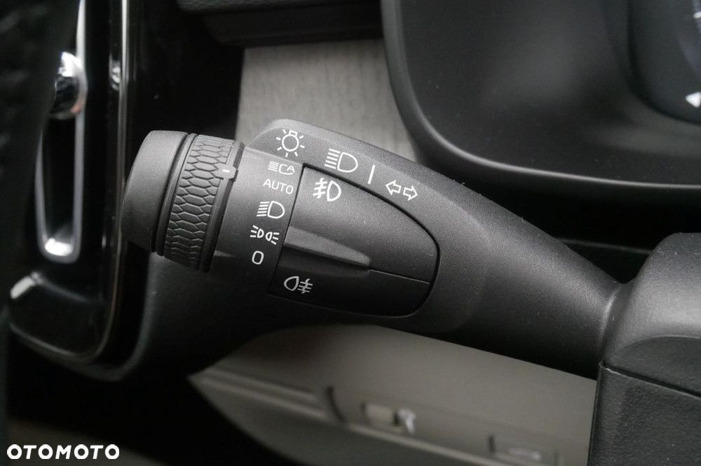 Volvo XC 40 B4 AWD Plus Bright - 26