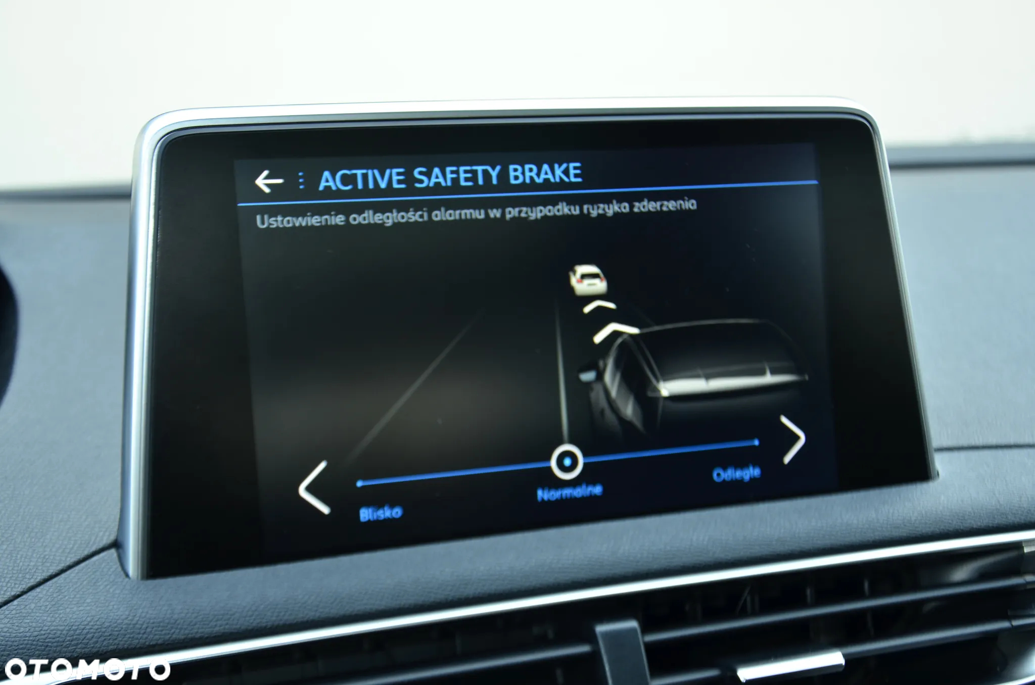 Peugeot 3008 1.2 PureTech Allure S&S EAT8 - 28