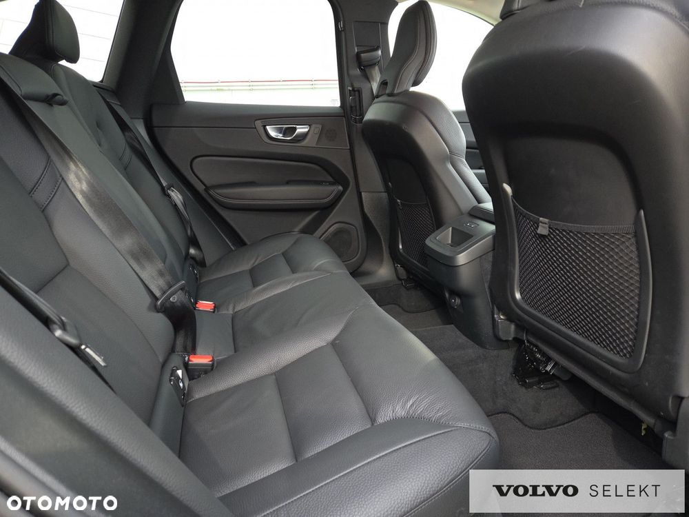 Volvo XC 60 B5 B AWD Plus Dark - 14