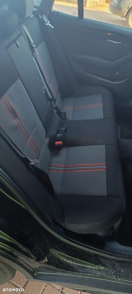 BMW X1 xDrive18d - 11