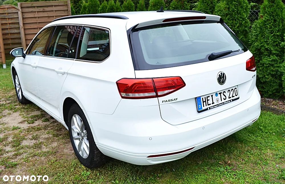 Volkswagen Passat - 8