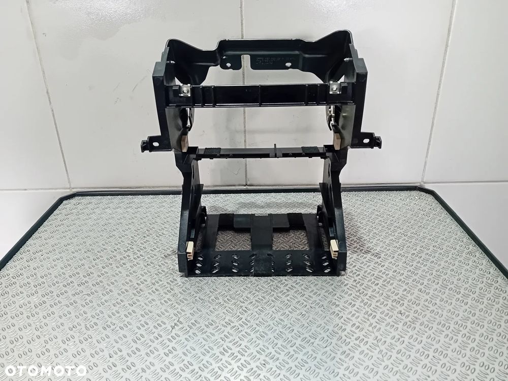 ramka radia stelaż radia Seat Exeo 2010 3R0858005A - 2