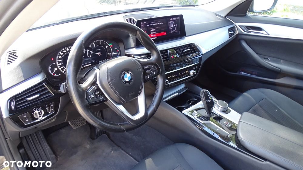 BMW Seria 5 520d xDrive Business Edition - 10