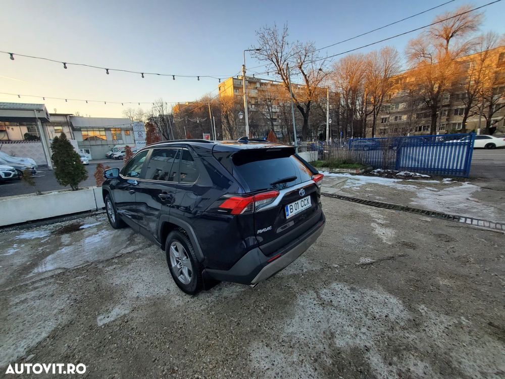 Toyota RAV4 - 10