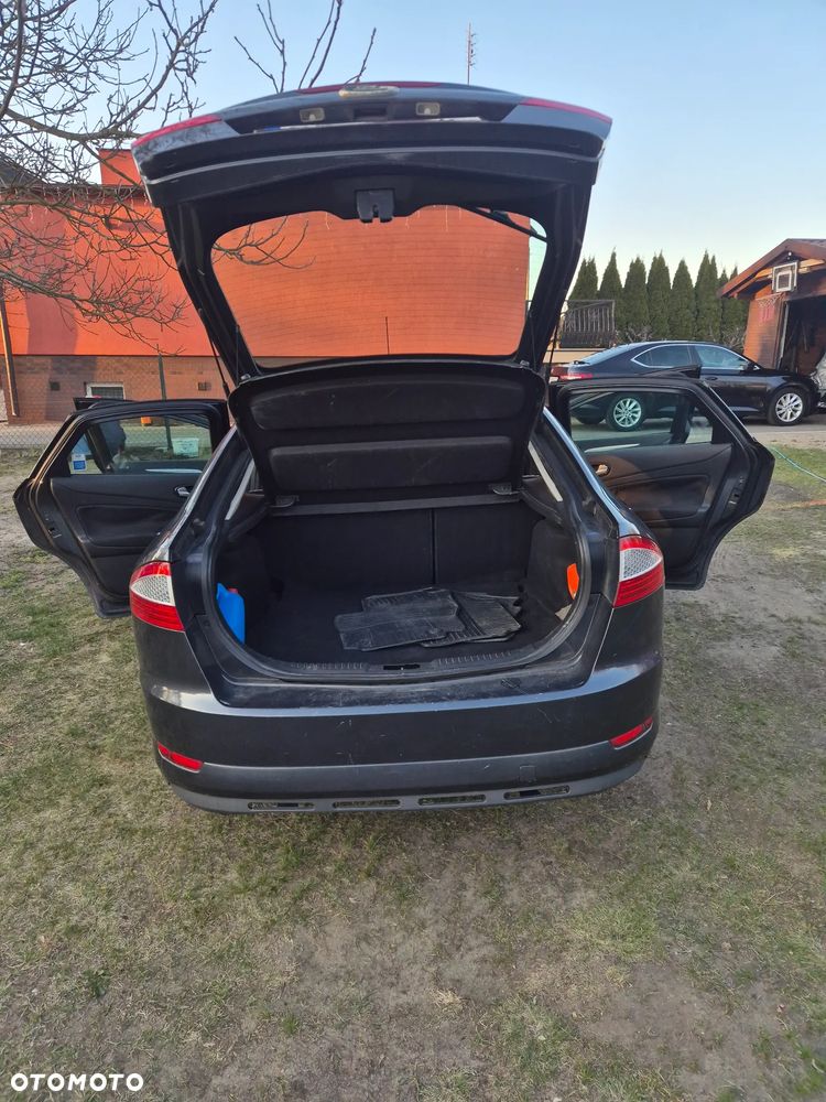 Ford Mondeo 1.8 TDCi Ambiente - 11