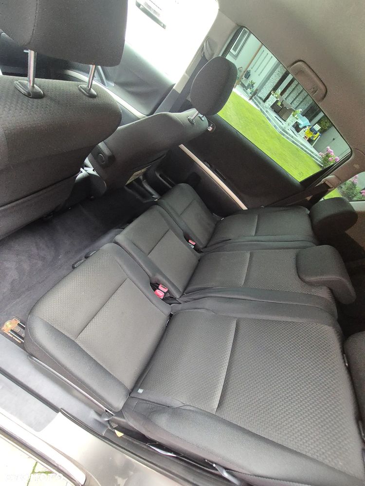 Toyota Corolla Verso 2.0 D-4D - 8