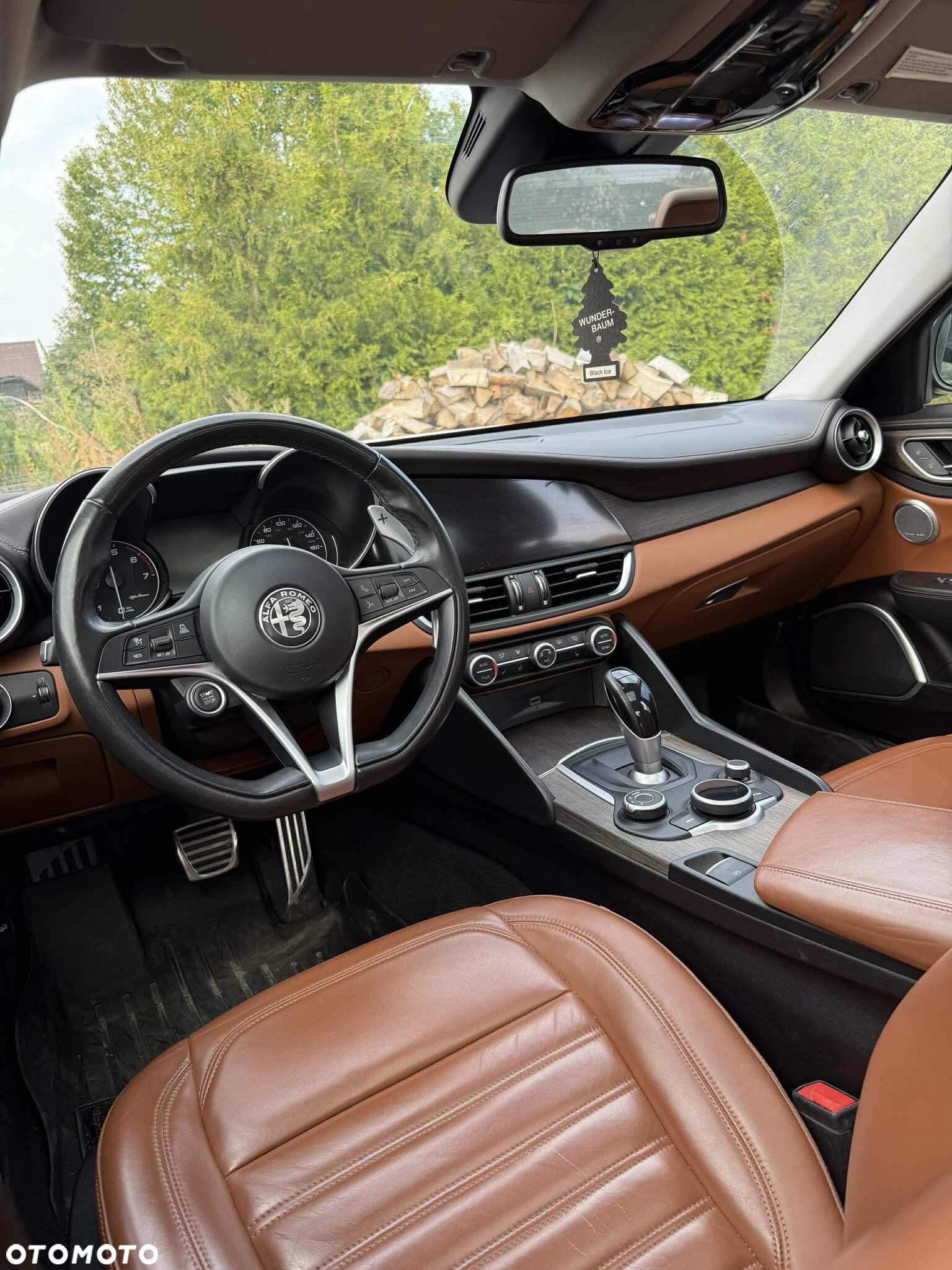 Alfa Romeo Giulia 2.0 Turbo 16V AT8 Veloce Ti - 9