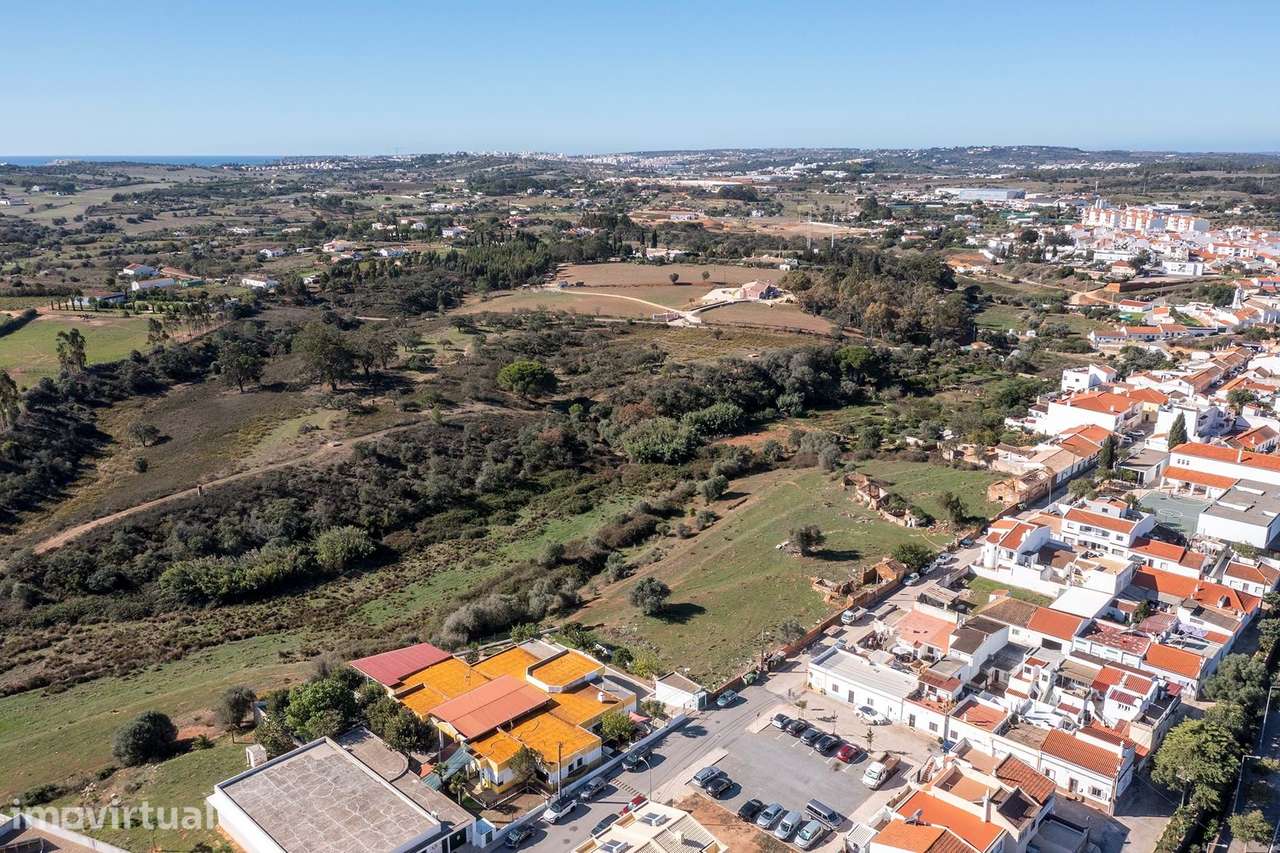 TERRENO COM POSSIBILIDADE DE CONSTRUÇÃO, ODIÁXERE - Grande imagem: 2/7