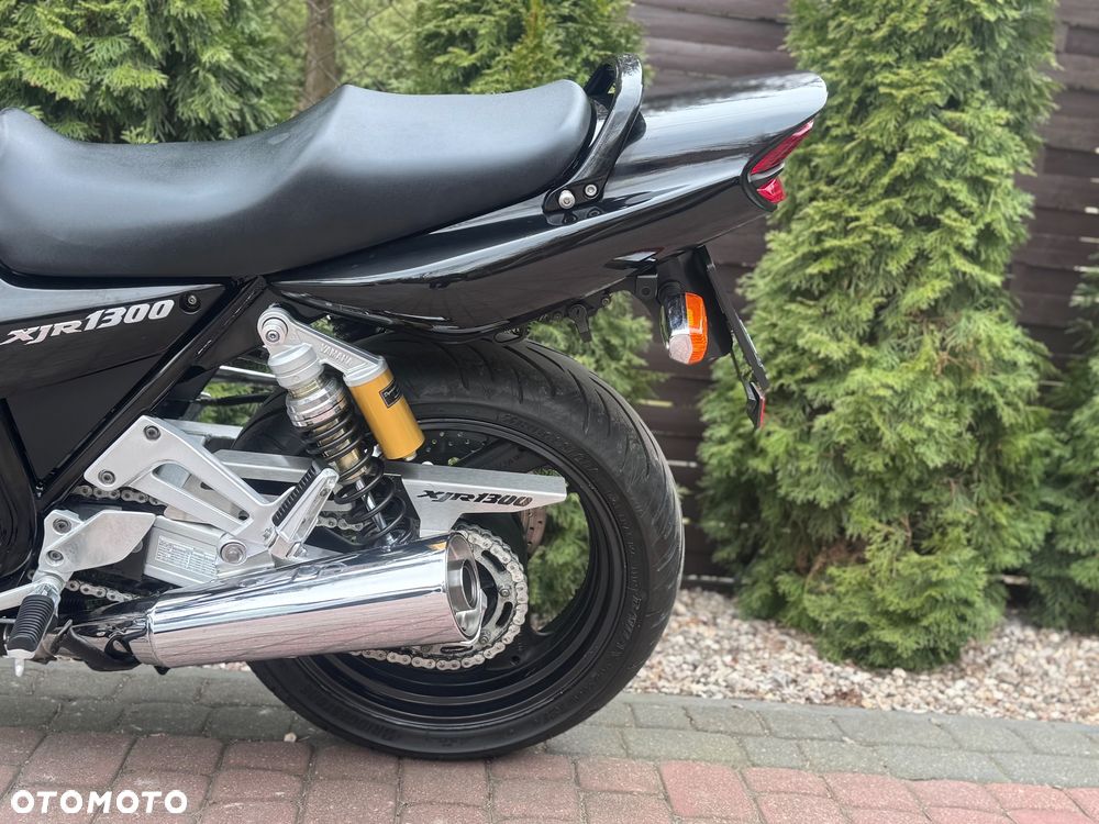 Yamaha XJR - 13
