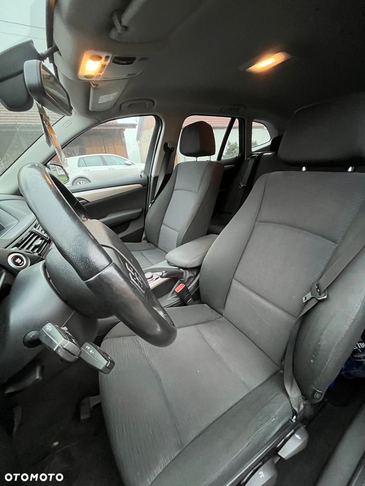 BMW X1 xDrive18d xLine - 12