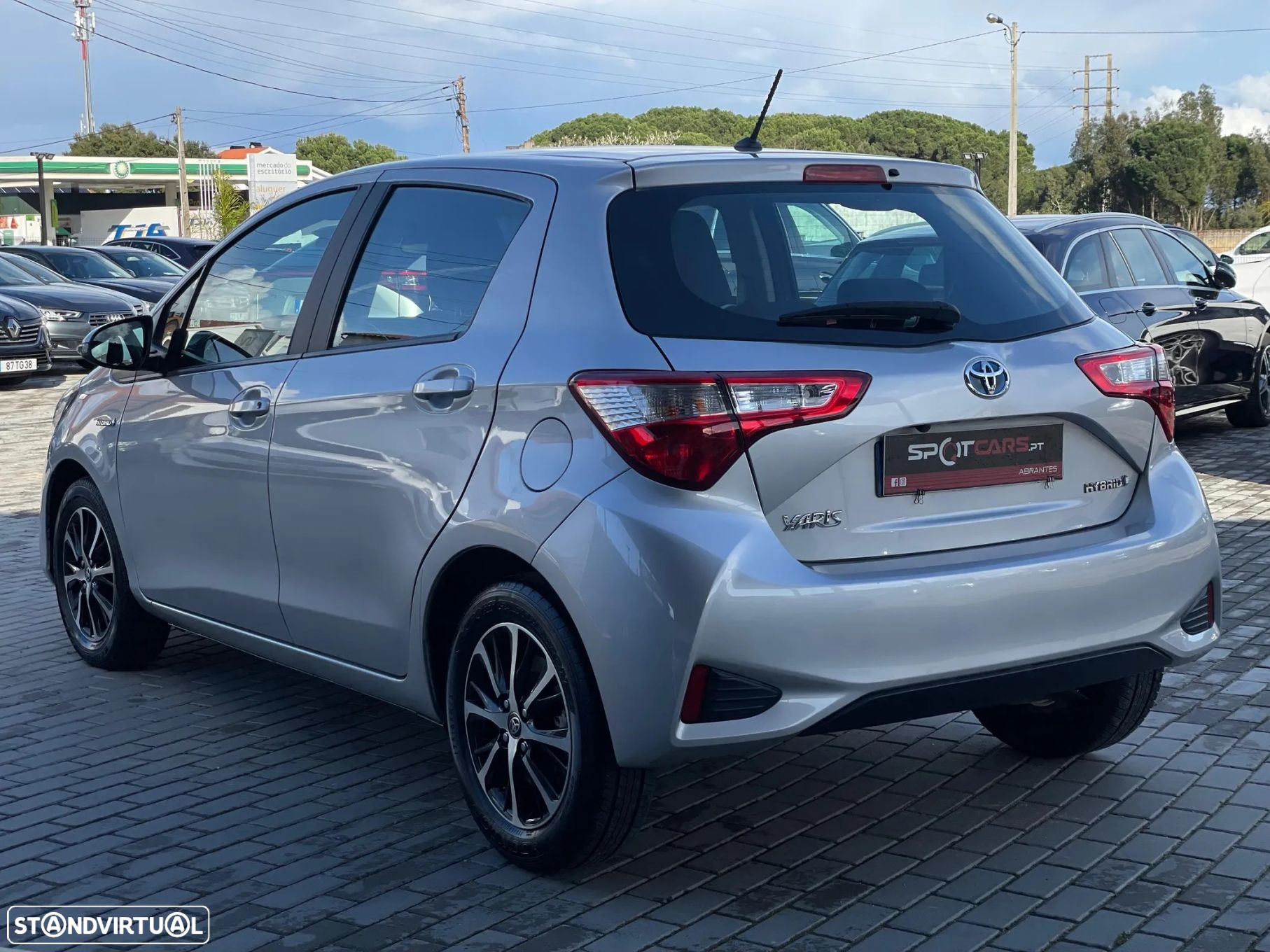 Toyota Yaris 1.5 HSD Comfort+P.Style - 4