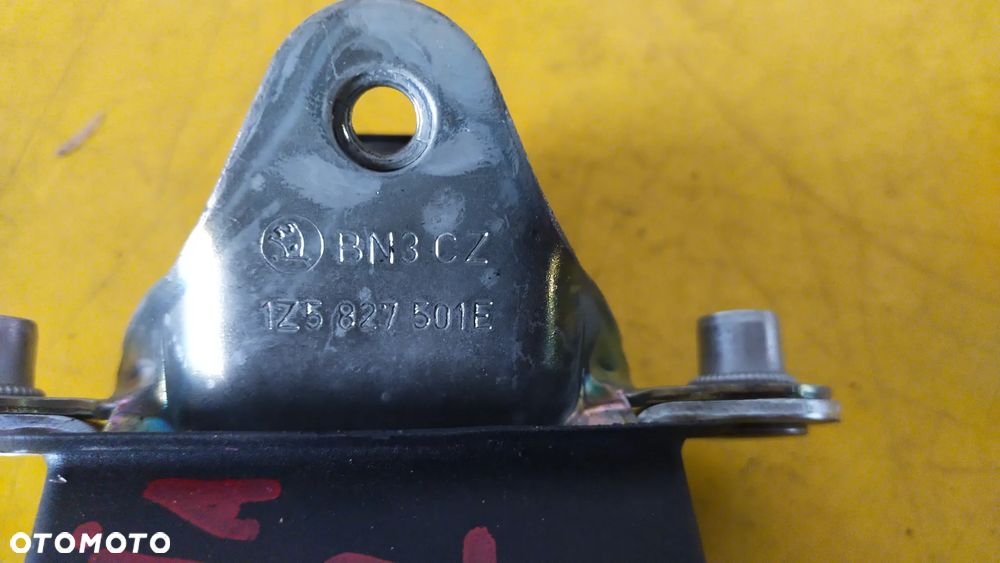 Skoda Octavia II HB zamek klapy tył 1Z5827501E - 2