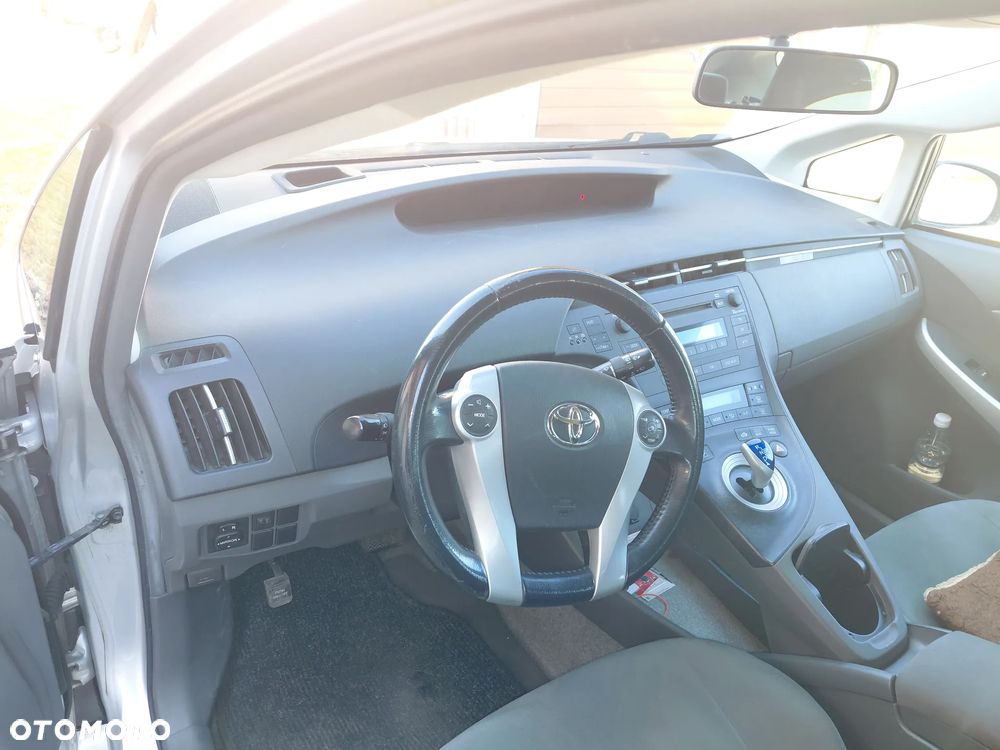 Toyota Prius 1.8 HSD Prestige - 24