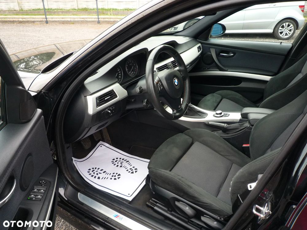 BMW Seria 3 325i xDrive - 14