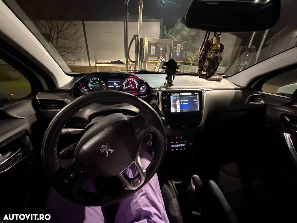 Peugeot 208 82 PureTech Style - 16
