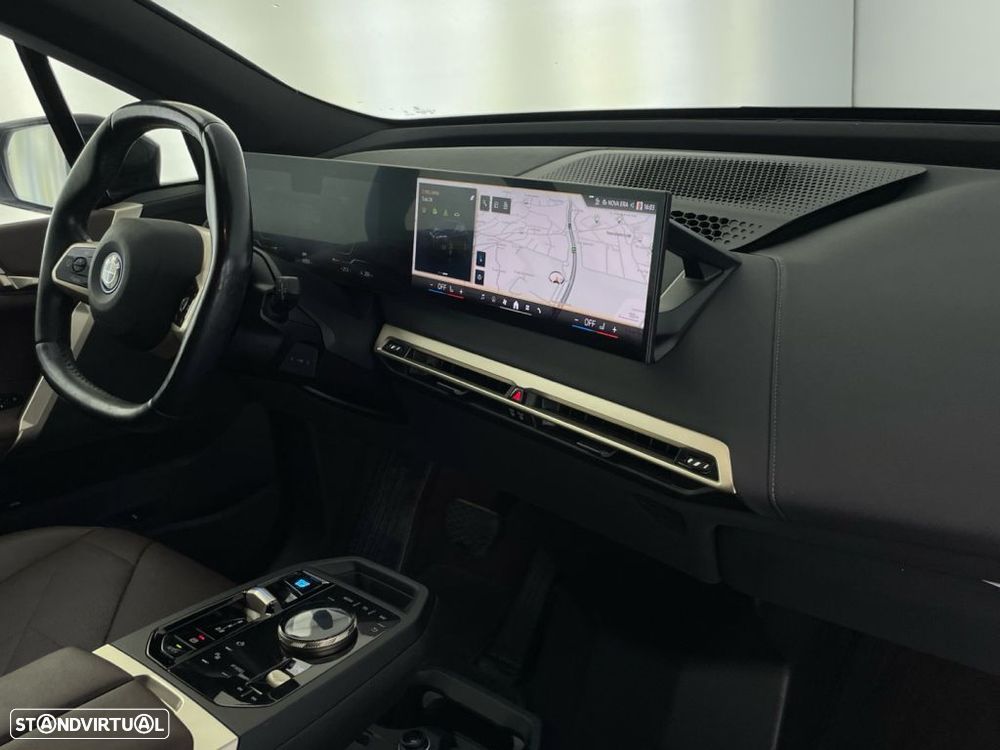 BMW iX xDrive 40 - 24
