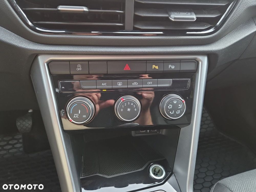 Volkswagen T-Roc - 19