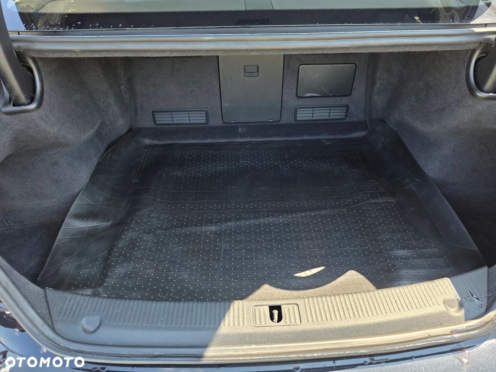 Audi A8 3.0 TDI L Quattro - 26
