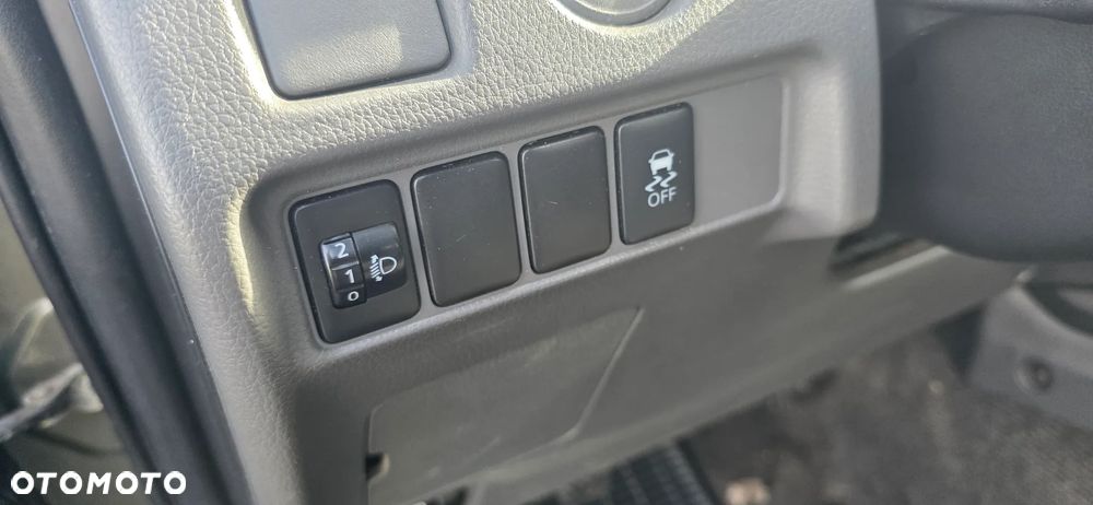 Mitsubishi L200 Pick Up 4x4 S&S Club Cab Basis - 10