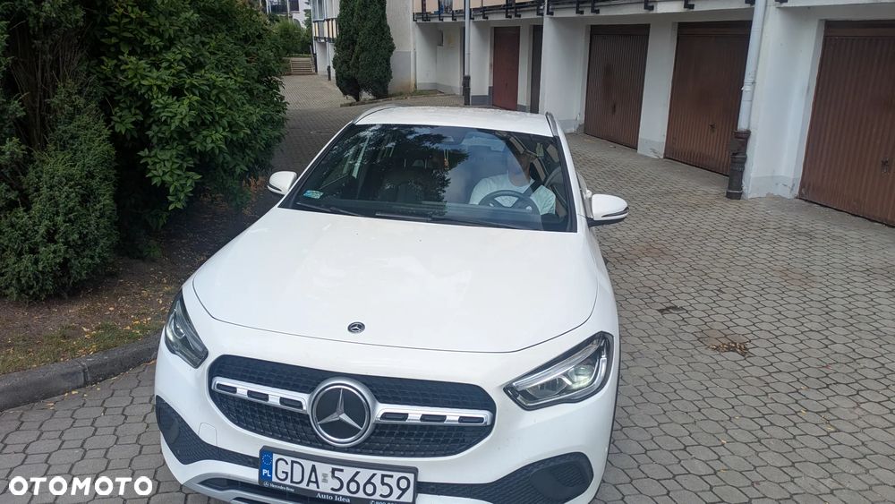Mercedes-Benz GLA 200 Business Edition - 1