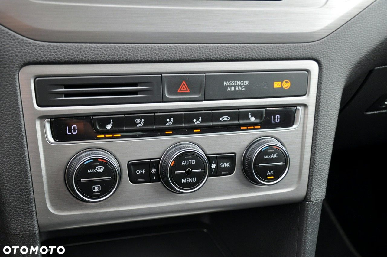 Volkswagen Golf Sportsvan - 33