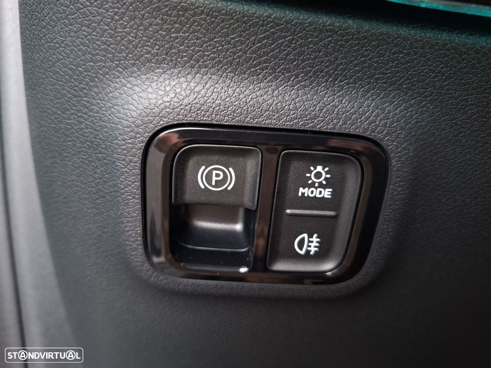 Mercedes-Benz CLA 250+ EQ - 18
