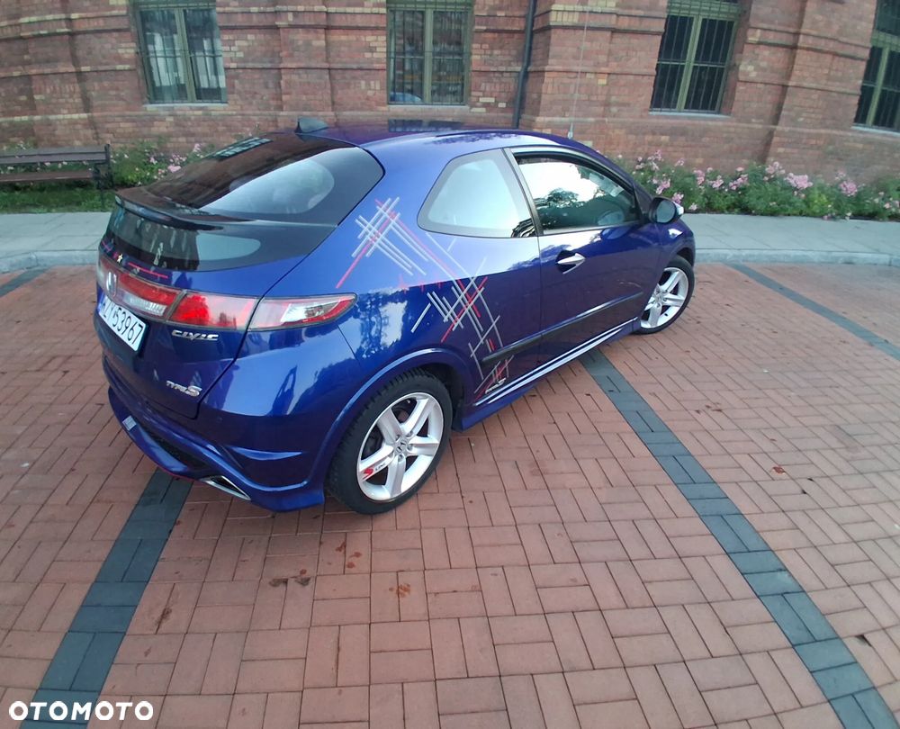 Honda Civic 1.8 LX Coupe - 21
