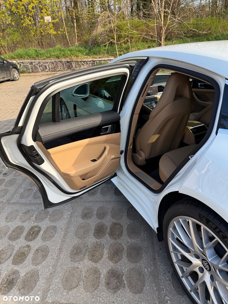 Porsche Panamera 4 - 20