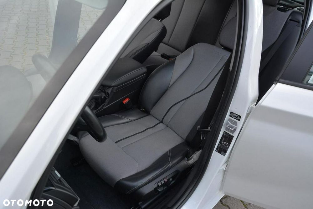 BMW Seria 1 125i Sport-Aut Urban Line - 19