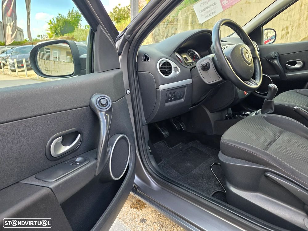 Renault Clio 1.5 dCi Dynamique S - 11