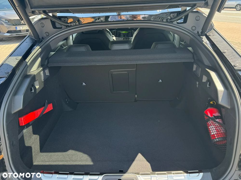 Peugeot 408 - 16