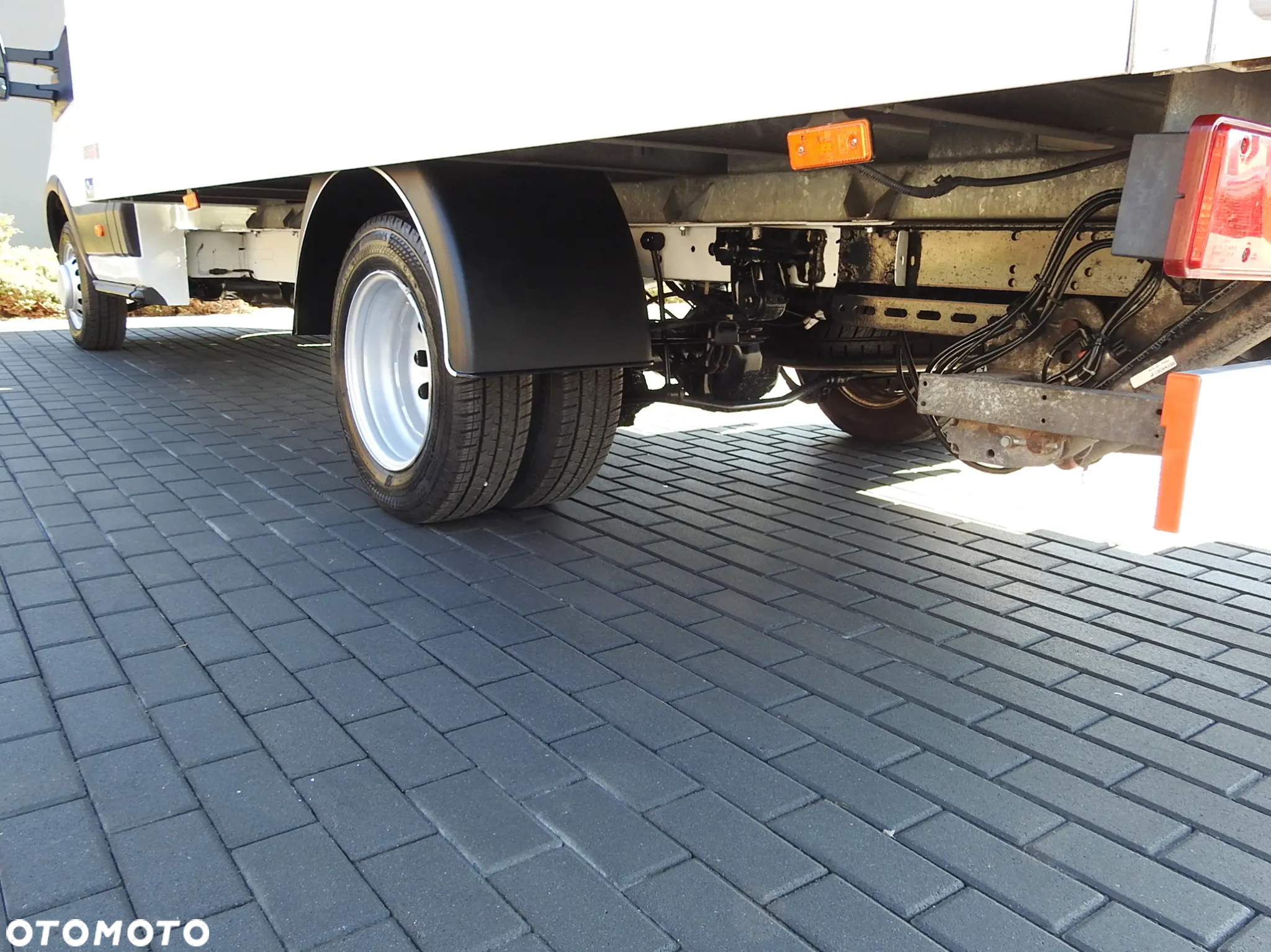 Ford TRANSIT  KONTENER WINDA 8 PALET BLIŹNIACZE KOŁA KLIMATYZACJA 130KM [ K55700 ] - 16